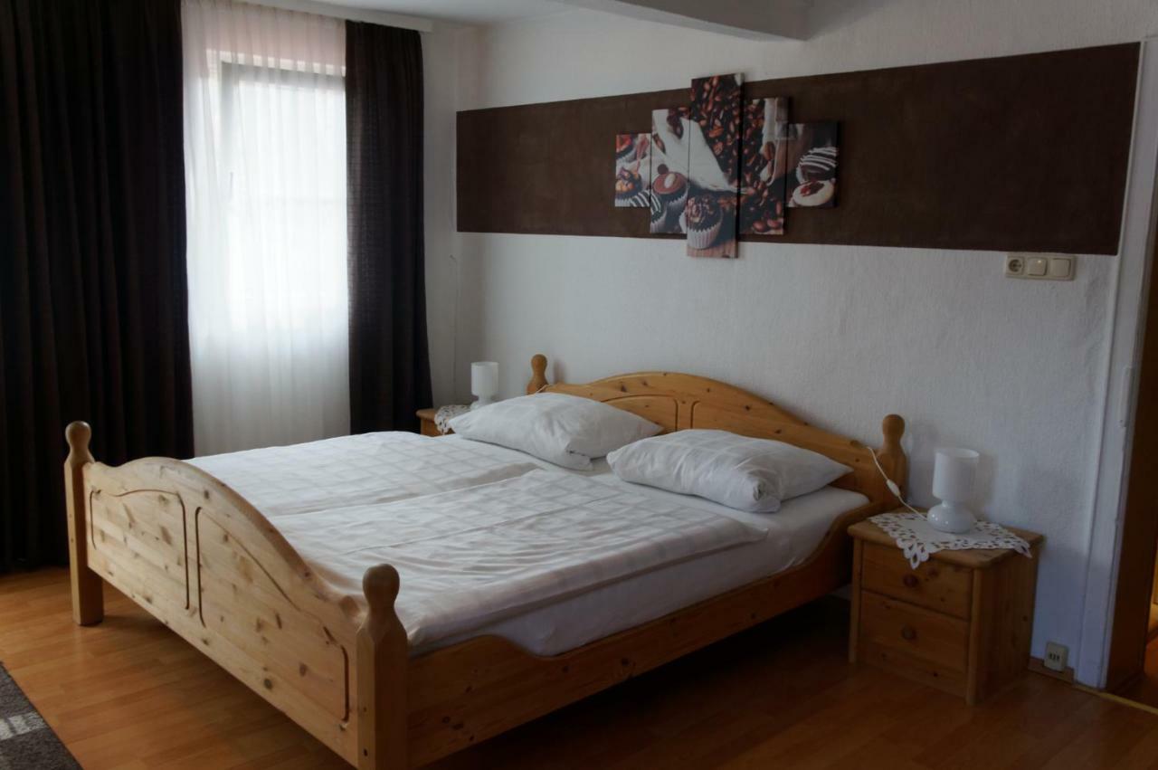Pension Burger B&B Weibersbrunn Exterior foto